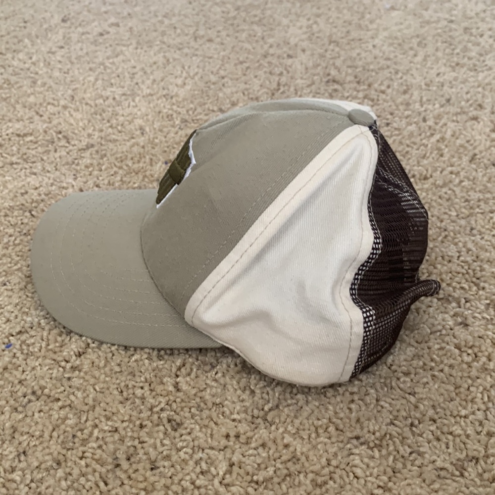 Undefeated SnapBack hat - Picture 2 of 4